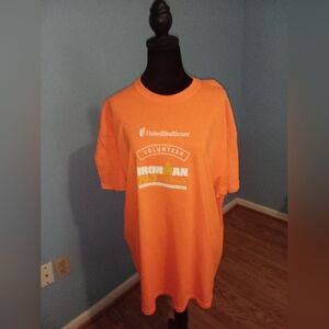 🧡 NWOT United Healthcare Tshirt 2X Woman Man Unisex Bright Tee Top Nonprofit